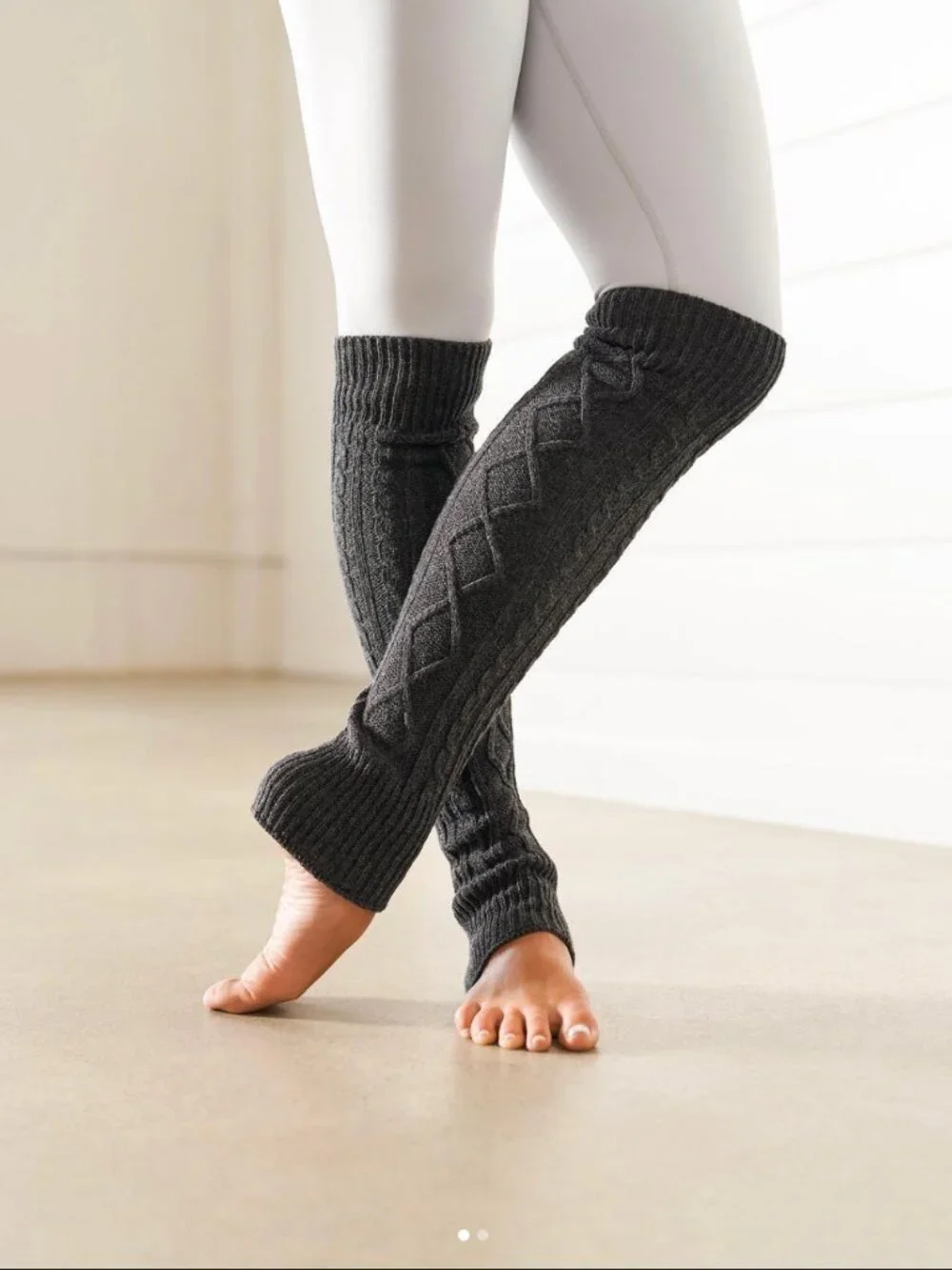Toesox Knee High Leg Warmers Charcoal Grey One Size Wool Blend Cable Knit Yoga